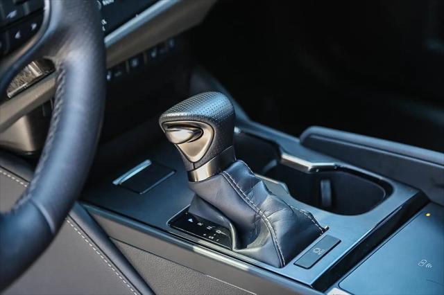 2024 Lexus ES 350 F SPORT Handling