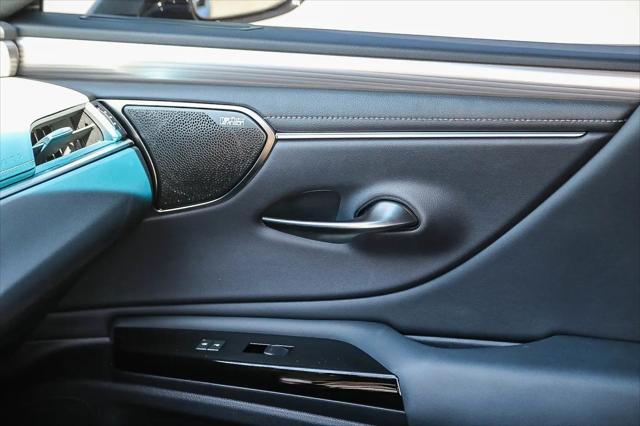 2024 Lexus ES 350 F SPORT Handling