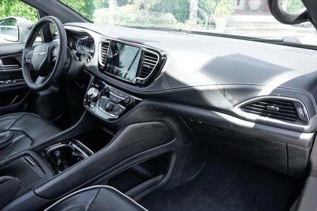 2022 Chrysler Pacifica Hybrid Limited