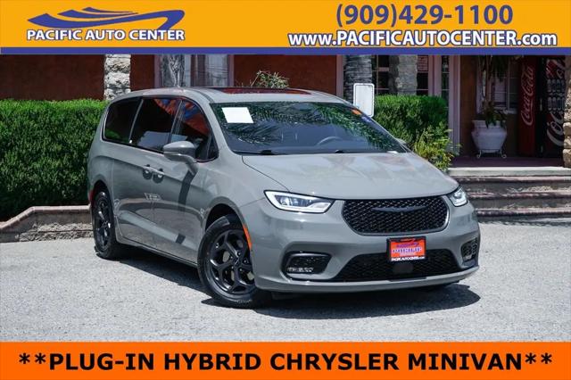 2022 Chrysler Pacifica Hybrid Limited for sale in Fontana, CA