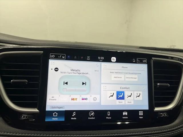 2027 Chrysler Pacifica Select