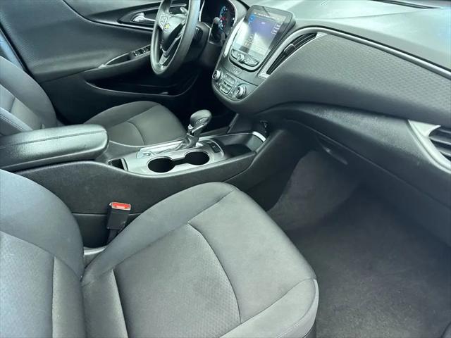2022 Chevrolet Malibu FWD LT