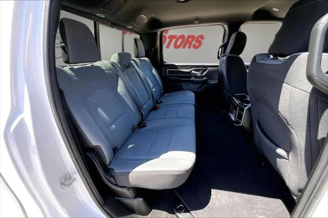 2023 Ram 1500 Big Horn Crew Cab 4x4 5'7" Box