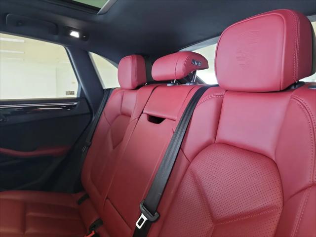 2023 Porsche Macan Macan