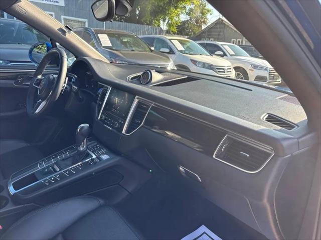 2017 Porsche Macan Macan