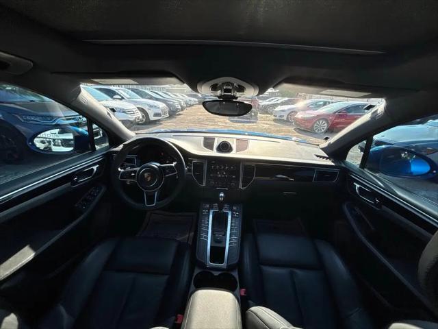 2017 Porsche Macan Macan