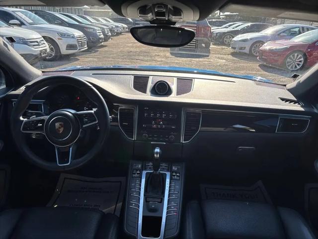 2017 Porsche Macan Macan