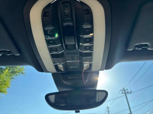 2017 Porsche Macan Macan