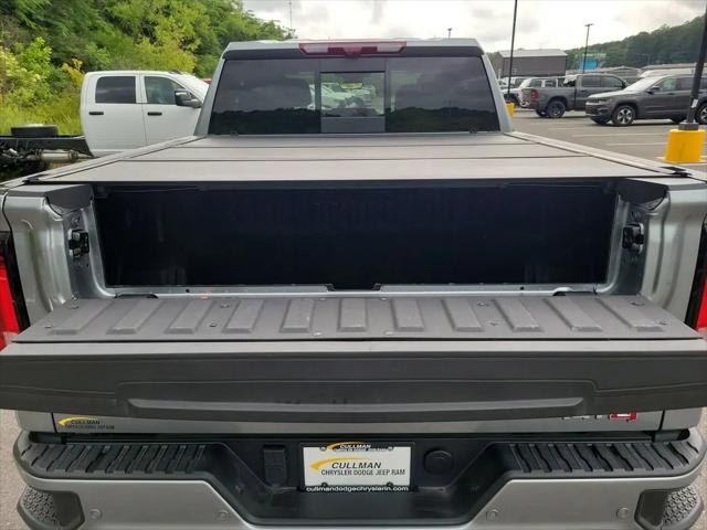 2025 GMC Sierra 1500 4WD Crew Cab Short Box AT4