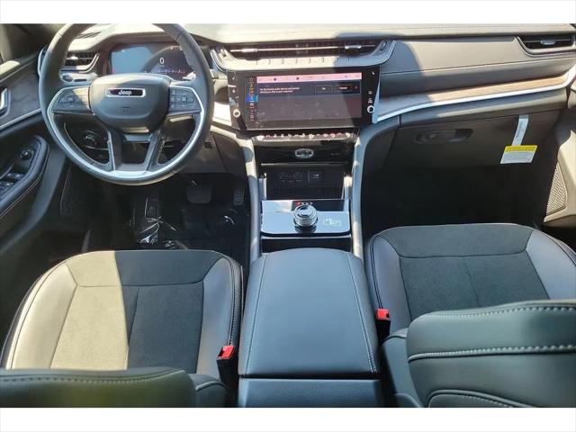 2026 Jeep Grand Cherokee L Altitude 4x2