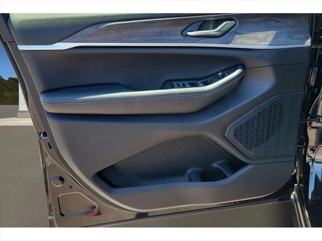 2026 Jeep Grand Cherokee L Altitude 4x2
