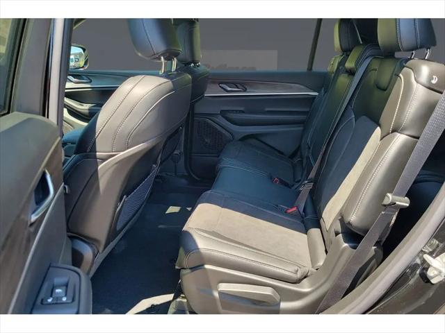 2026 Jeep Grand Cherokee L Altitude 4x2