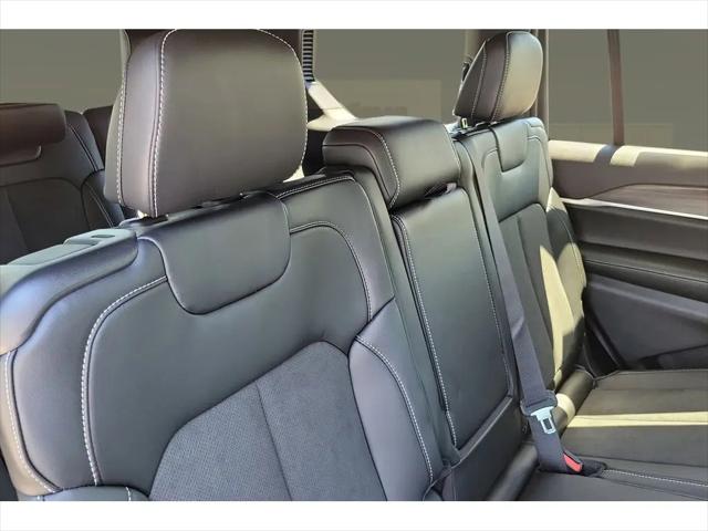 2026 Jeep Grand Cherokee L Altitude 4x2