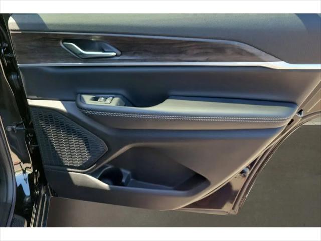 2026 Jeep Grand Cherokee L Altitude 4x2