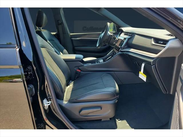 2026 Jeep Grand Cherokee L Altitude 4x2