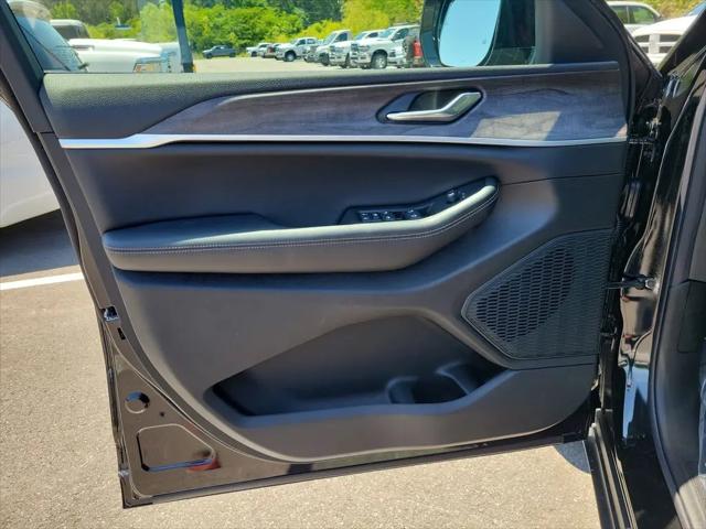 2026 Jeep Grand Cherokee L Altitude 4x2