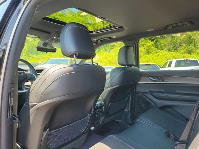 2026 Jeep Grand Cherokee L Altitude 4x2