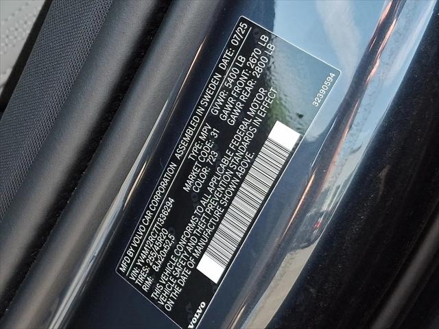 2026 Volvo XC60 B5 Plus