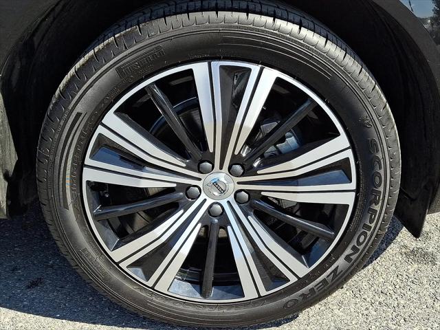 2022 Volvo XC60 B5 Inscription