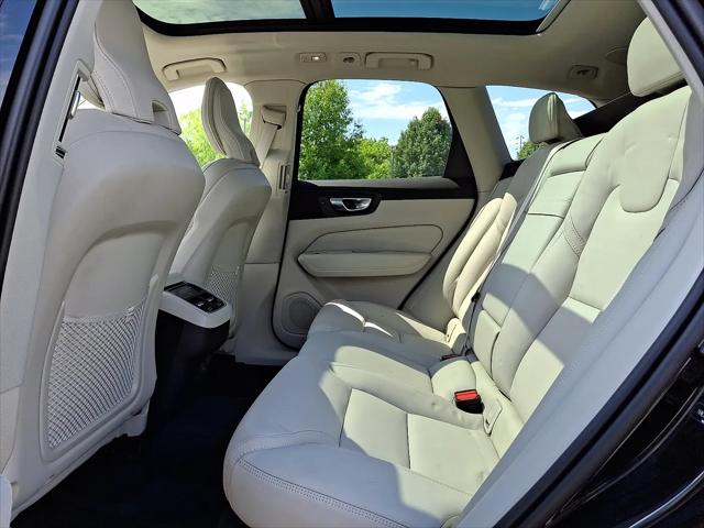 2022 Volvo XC60 B5 Inscription