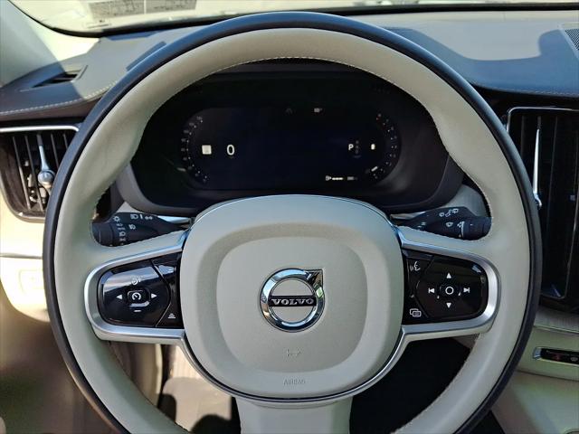 2022 Volvo XC60 B5 Inscription