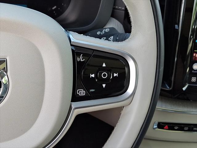2022 Volvo XC60 B5 Inscription