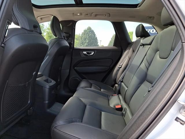 2023 Volvo XC60 Recharge T8 Ultimate Bright Theme