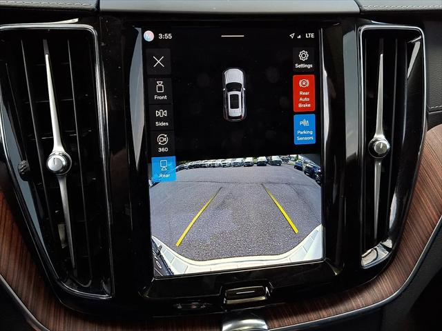 2023 Volvo XC60 Recharge T8 Ultimate Bright Theme