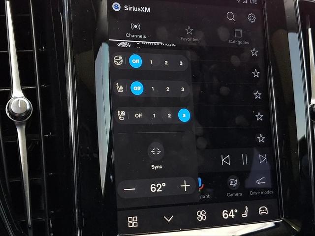 2023 Volvo XC60 Recharge T8 Ultimate Bright Theme