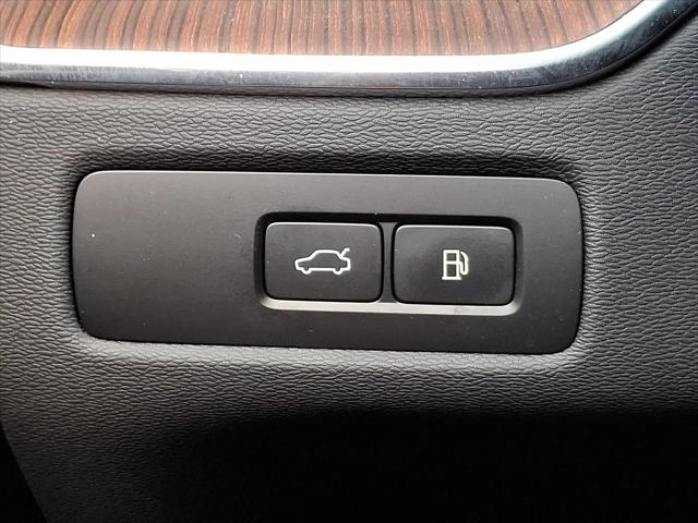 2023 Volvo XC60 Recharge T8 Ultimate Bright Theme