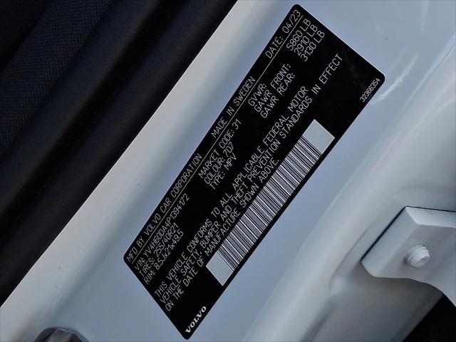 2023 Volvo XC60 Recharge T8 Ultimate Bright Theme