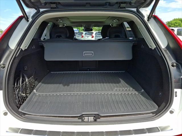 2023 Volvo XC60 Recharge T8 Ultimate Bright Theme