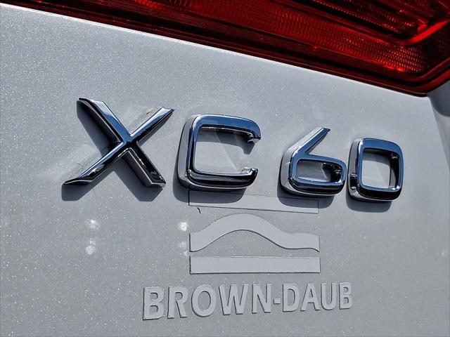 2023 Volvo XC60 Recharge T8 Ultimate Bright Theme