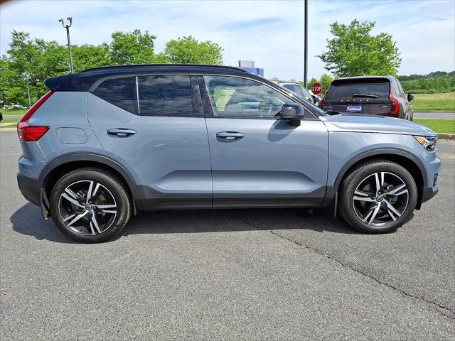 2021 Volvo XC40 T5 R-Design