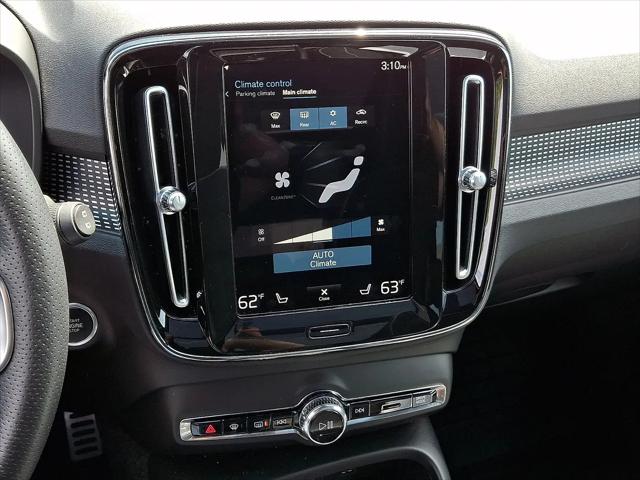 2021 Volvo XC40 T5 R-Design