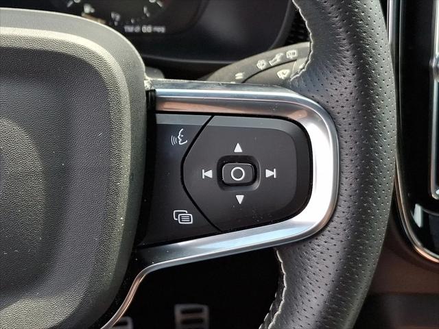 2021 Volvo XC40 T5 R-Design
