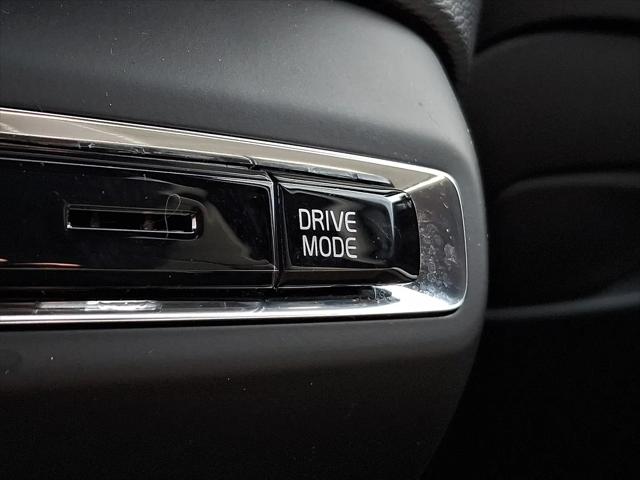 2021 Volvo XC40 T5 R-Design