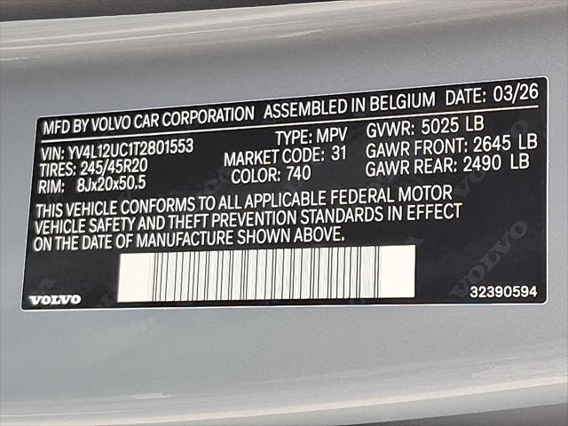 2026 Volvo XC40 Plus, B5 AWD Gas (mild hybrid), Dark