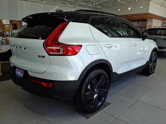 2026 Volvo XC40 Black Edition Ultra, B5 AWD Gas (mild hybrid)