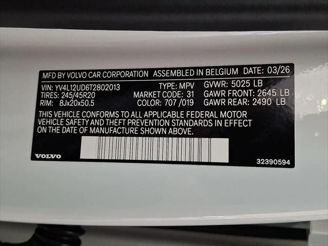 2026 Volvo XC40 Black Edition Ultra, B5 AWD Gas (mild hybrid)