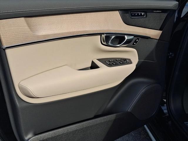2026 Volvo XC90 Plug-In Hybrid Ultra Dark Theme, T8 AWD, Electric/Gasoline, 6 Seats