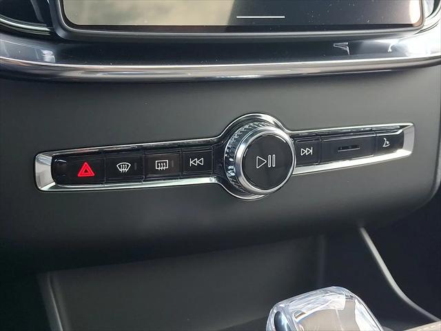 2026 Volvo XC90 Plug-In Hybrid Ultra Dark Theme, T8 AWD, Electric/Gasoline, 6 Seats