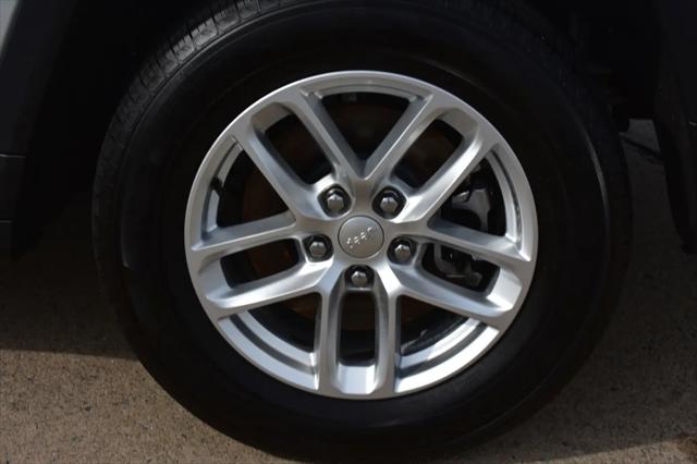 2023 Jeep Grand Cherokee L Laredo 4x4