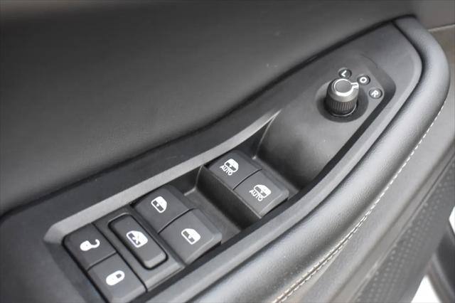 2023 Jeep Grand Cherokee L Laredo 4x4