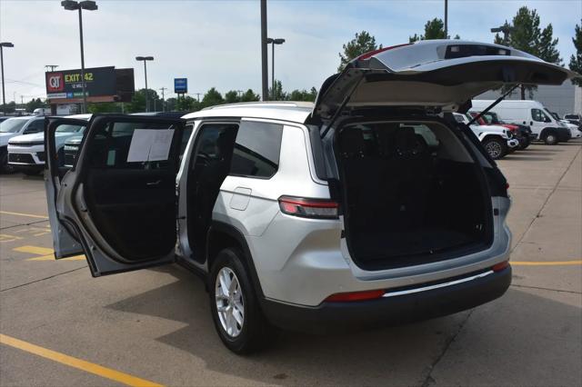 2023 Jeep Grand Cherokee L Laredo 4x4