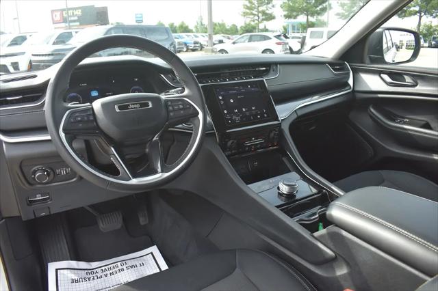 2023 Jeep Grand Cherokee L Laredo 4x4