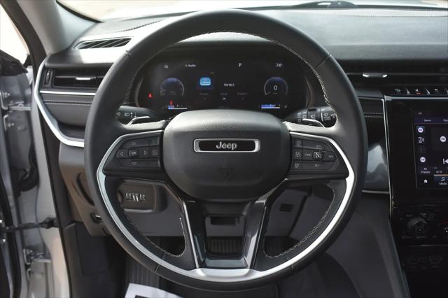 2023 Jeep Grand Cherokee L Laredo 4x4