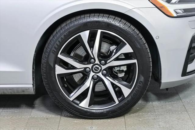 2025 Volvo S60 B5 Plus