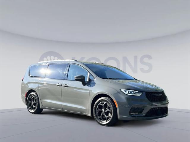 2023 Chrysler Pacifica Hybrid Touring L