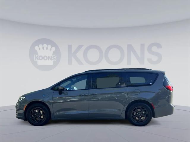 2023 Chrysler Pacifica Hybrid Touring L